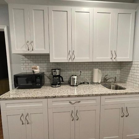Twelve Oaks Modern Independent Apartment 탬파 외부 사진