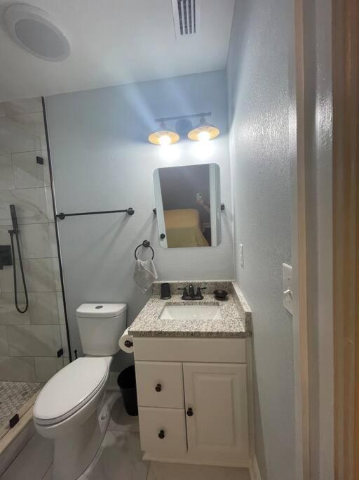 Twelve Oaks Modern Independent Apartment 탬파 외부 사진